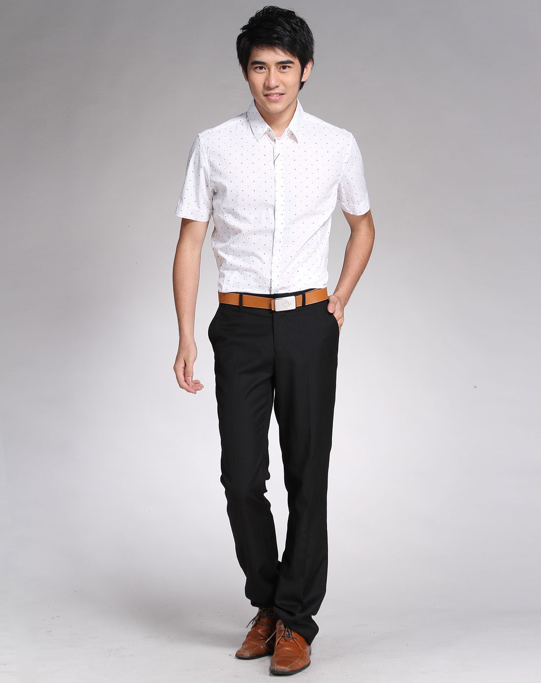 白色短袖衬衫什么牌子好