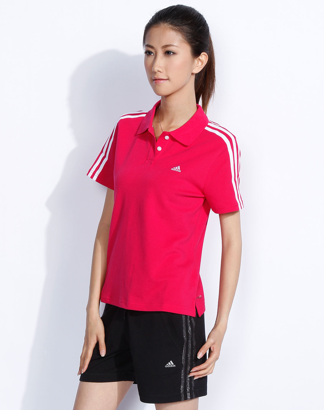 阿迪达斯adidas女装专场-女款紫短袖polo上衣