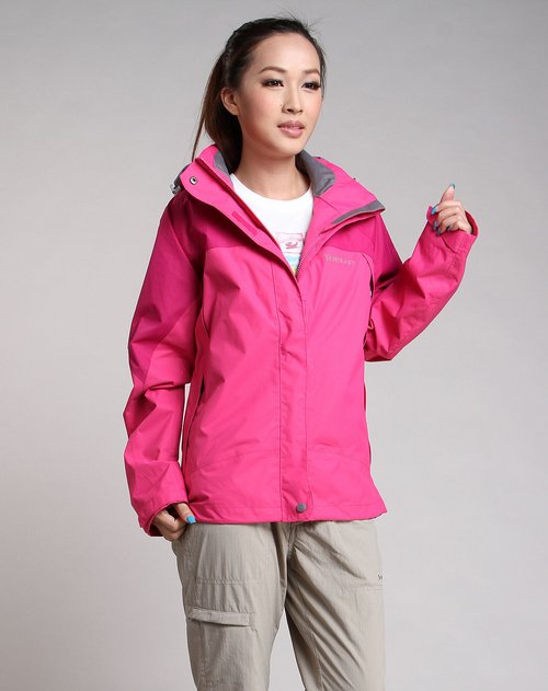 探路者TOREAD<em>女款</em>蔷薇红色连帽<em>冲锋衣</em>_唯品