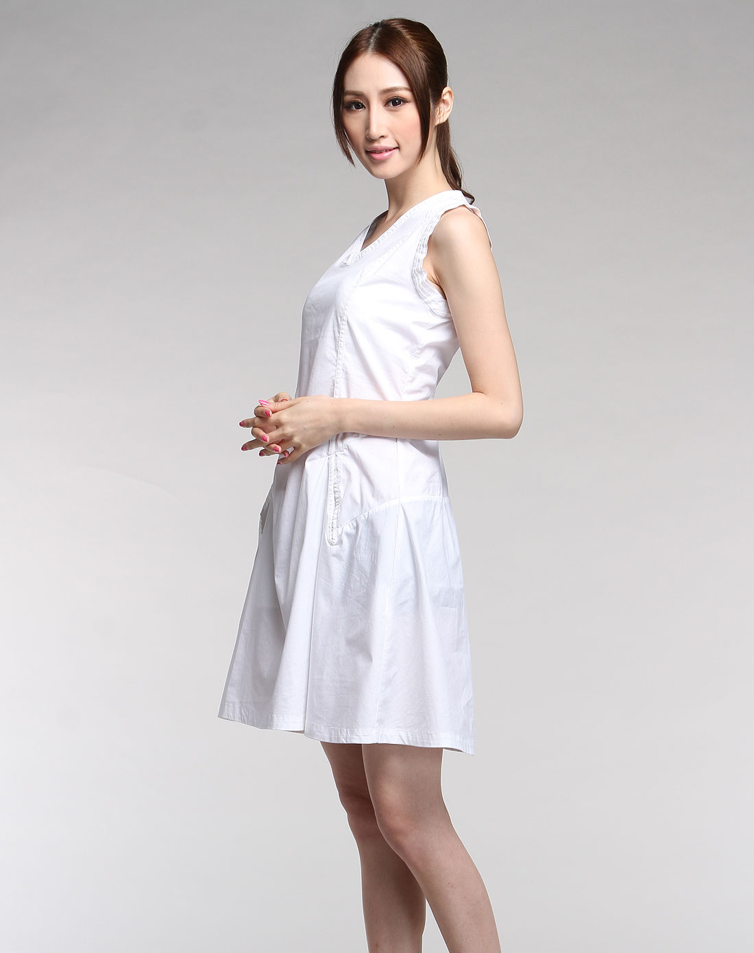 江南<em>布衣</em>JNBY白色优雅<em>淑女</em>无袖连衣裙50555