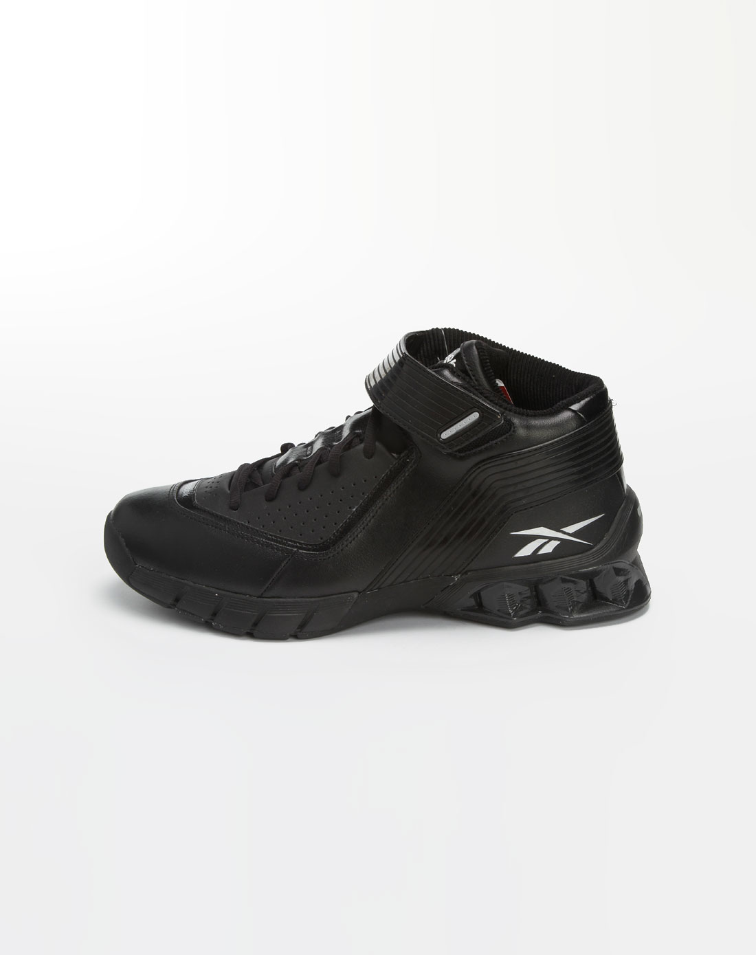 <em>锐步reebok</em>男<em>女</em>装黑色时尚篮球鞋