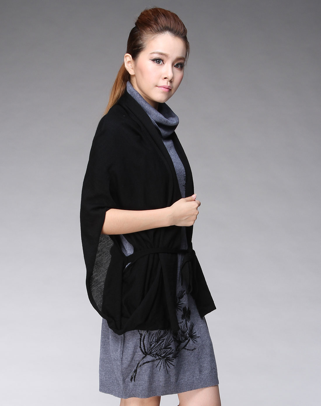 丝纷SIFONE黑色<em>短袖毛衣外套</em>CW06006T001