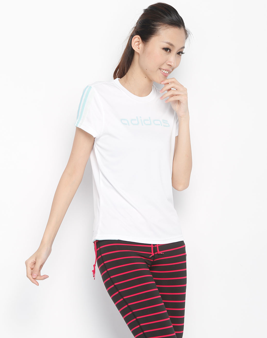 阿迪达斯adidas女装女款白色烫logo短袖t恤