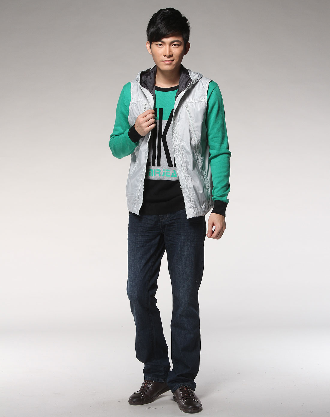 森马灰色拉链连帽马甲