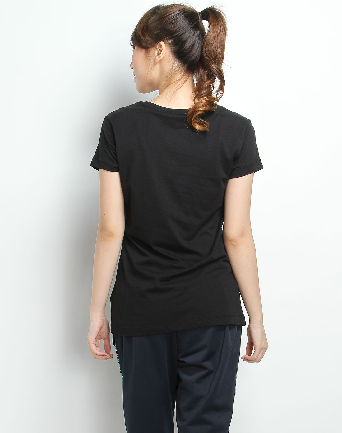 耐克Nike女款黑色短袖针织T恤433337-010