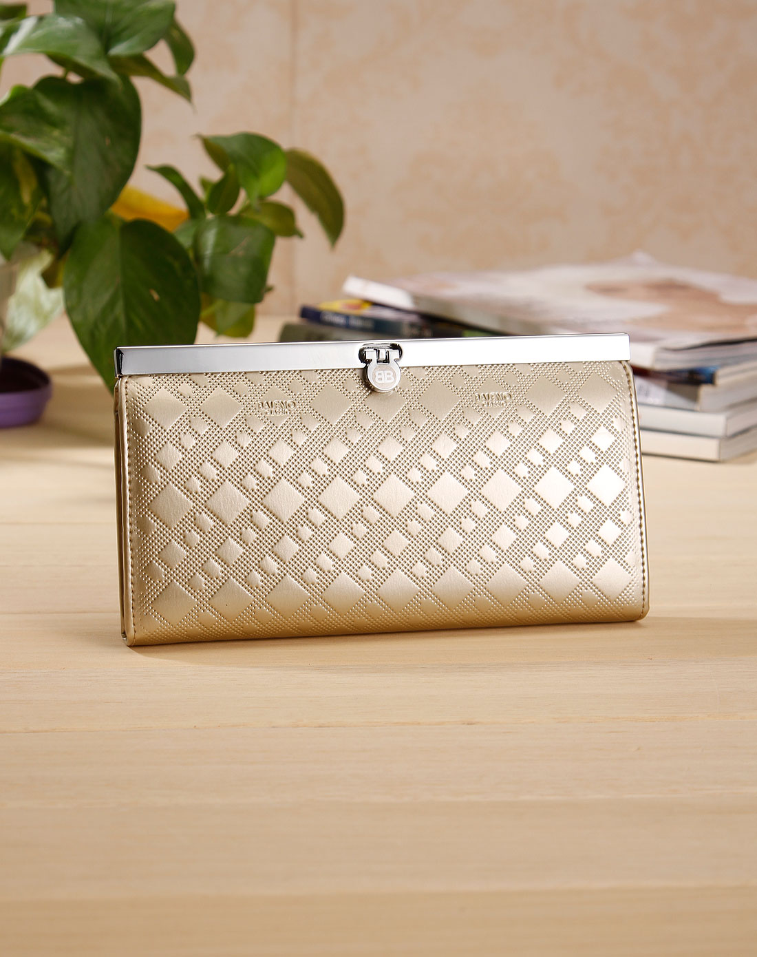 宾奴<em>BALENO女款</em>金色晚装包1GX060956-103