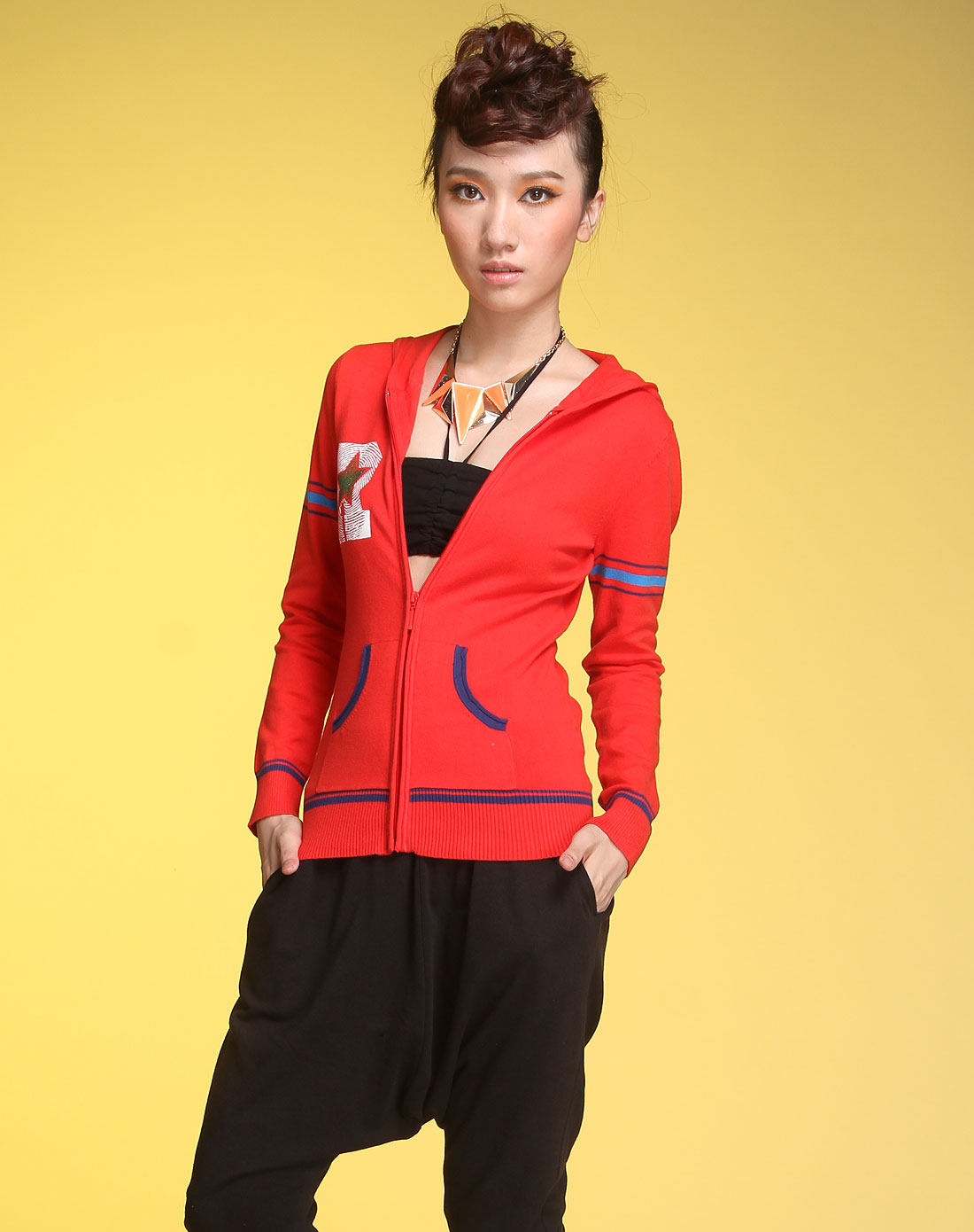 CRZ男女内衣女款红色长袖连<em>帽毛衣外套</em>CD0