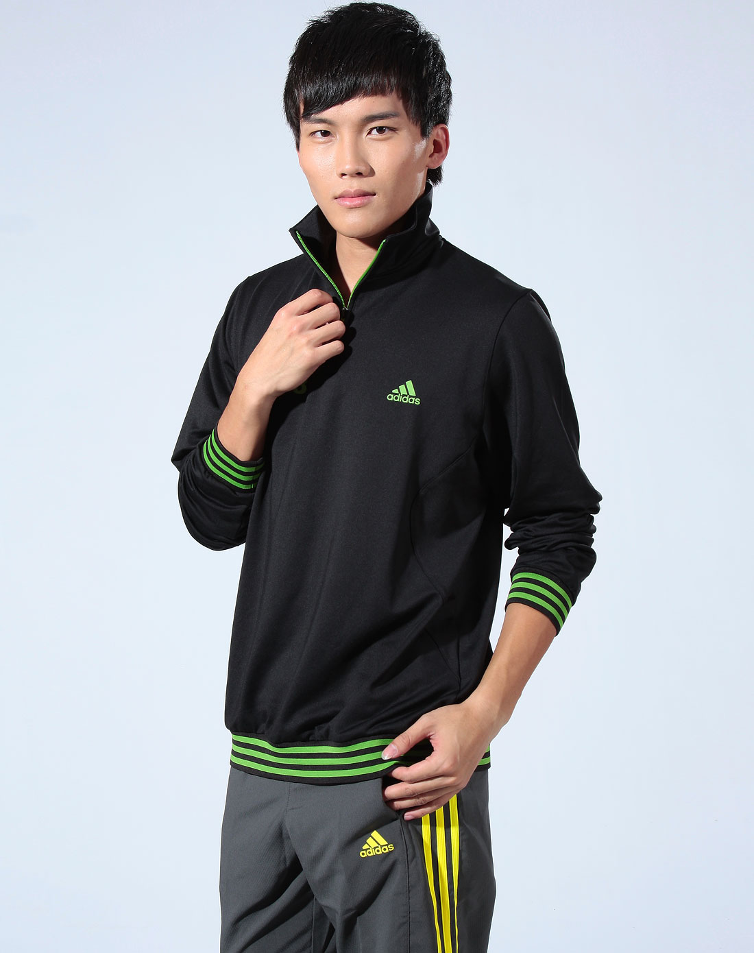 阿迪达斯adidas-男装专场阿迪达斯 绿/黑色半拉链长袖卫衣