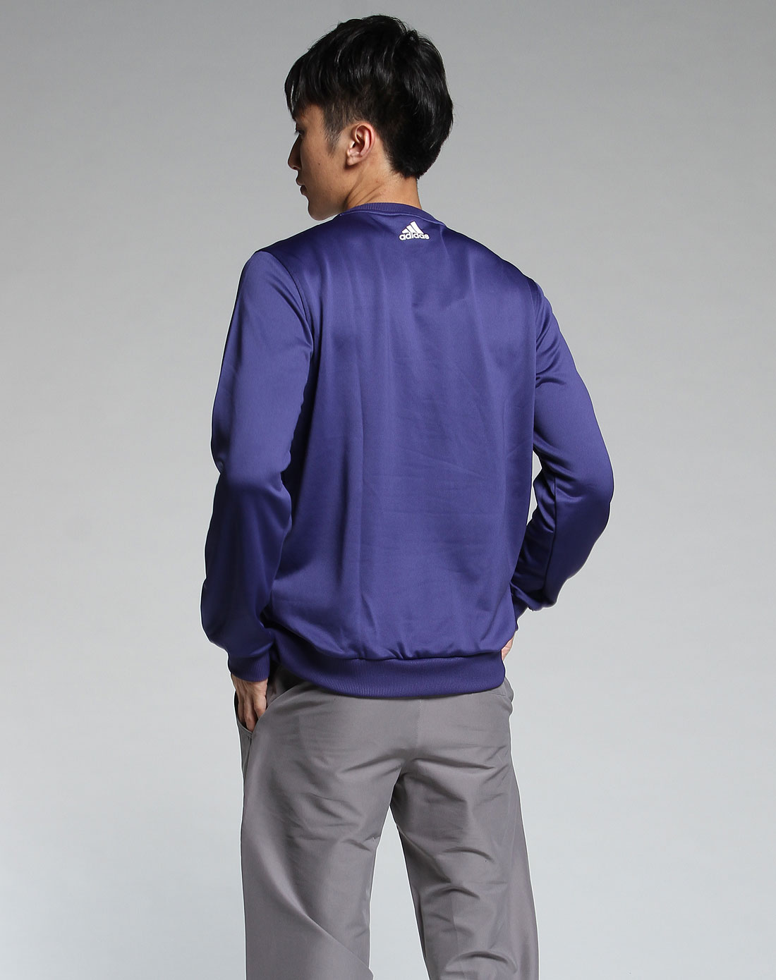 阿迪达斯adidas紫色印字圆领长袖卫衣 P8512