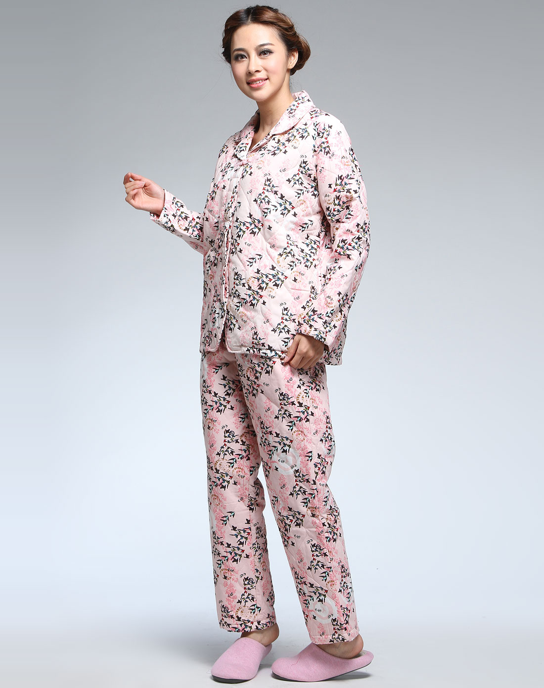 男女Co<em></em>nLIA 女款粉红色翻领印图长袖<em>棉睡衣</em>套