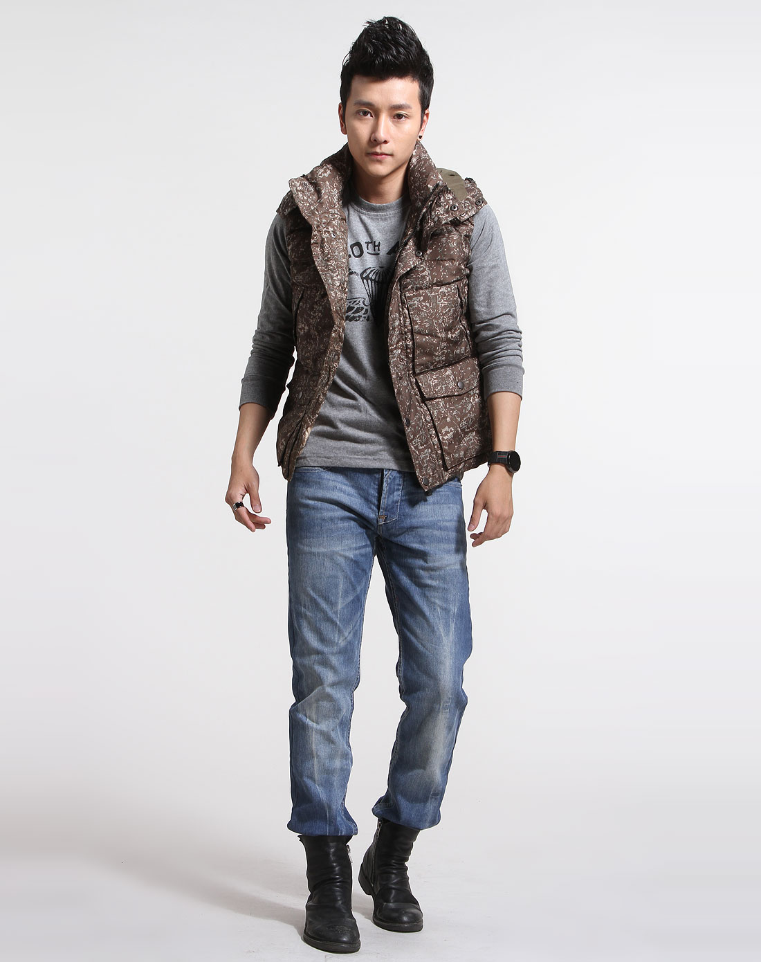 甲子三组JiaZiSanZu<em>咖啡色</em>迷彩<em>马甲羽绒</em>背心J