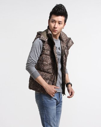 甲子三组JiaZiSanZu<em>咖啡色</em>迷彩<em>马甲羽绒</em>背心J