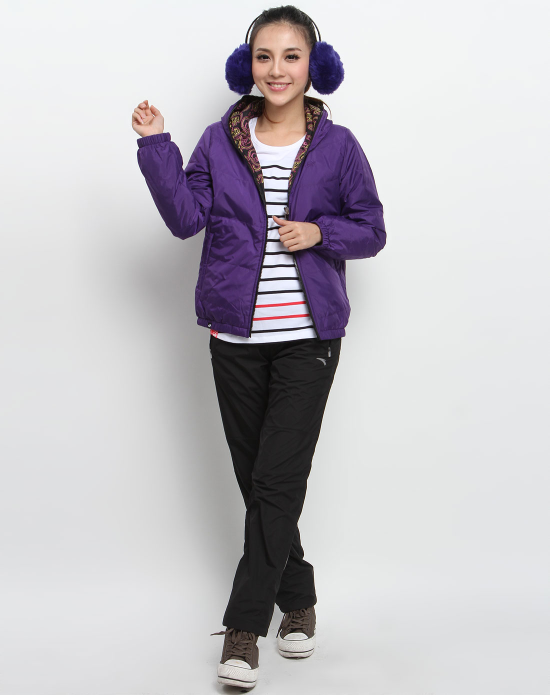 <em>安踏ANTA女款</em>紫色都市系列时尚长袖连帽<em>棉服</em>