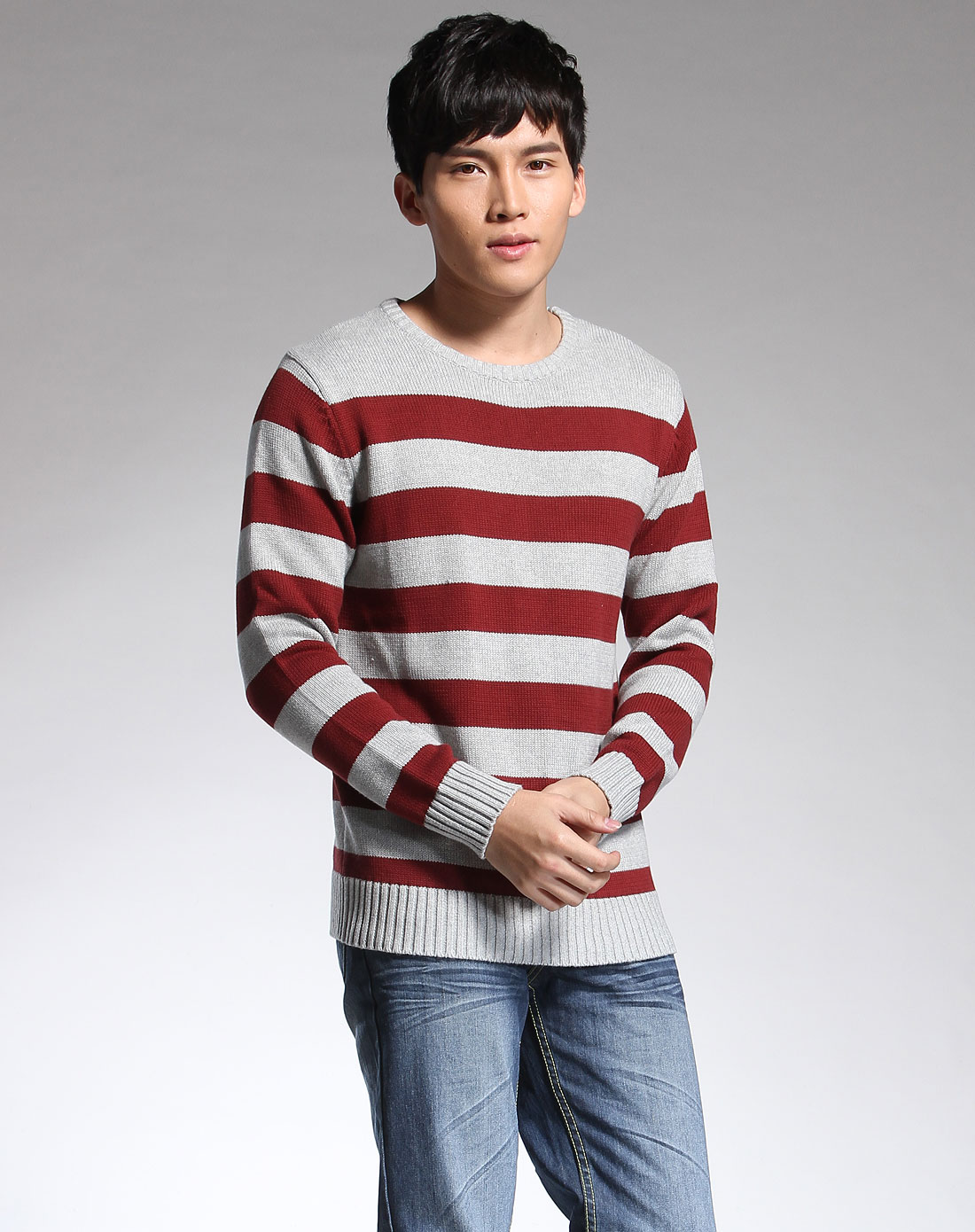 东方骆驼<em>铁锈红</em>间浅灰色条纹长袖<em>毛衣</em>705118