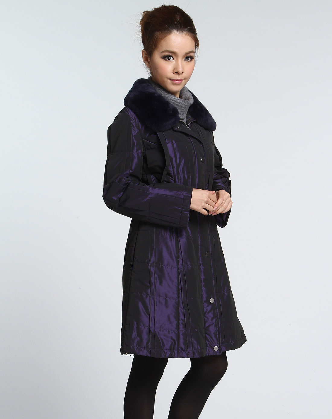 <em>凯撒</em>KAISER男<em>女装</em>女款紫色毛领拉链时尚长袖