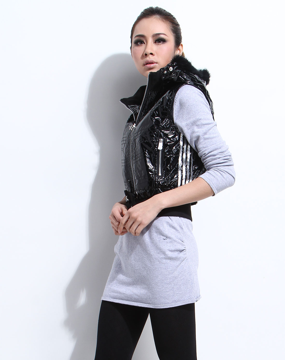 纳帕佳LAPARGAY黑色时尚<em>亮面马甲</em>Y164108