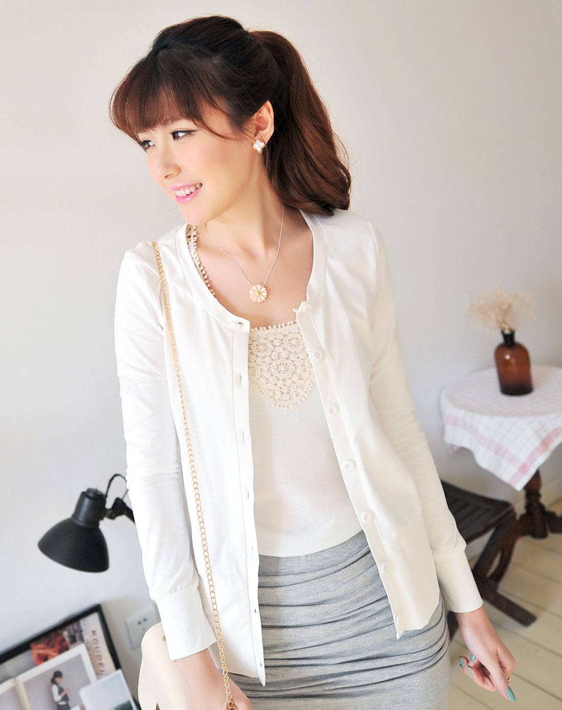 七格格旗下<em>品牌</em>meyeeka白色休闲<em>开衫</em>12kj053