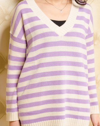 艾金诺USS AZINO-紫<em>白色</em>配条<em>V领</em>长款<em>毛衣</em>2A