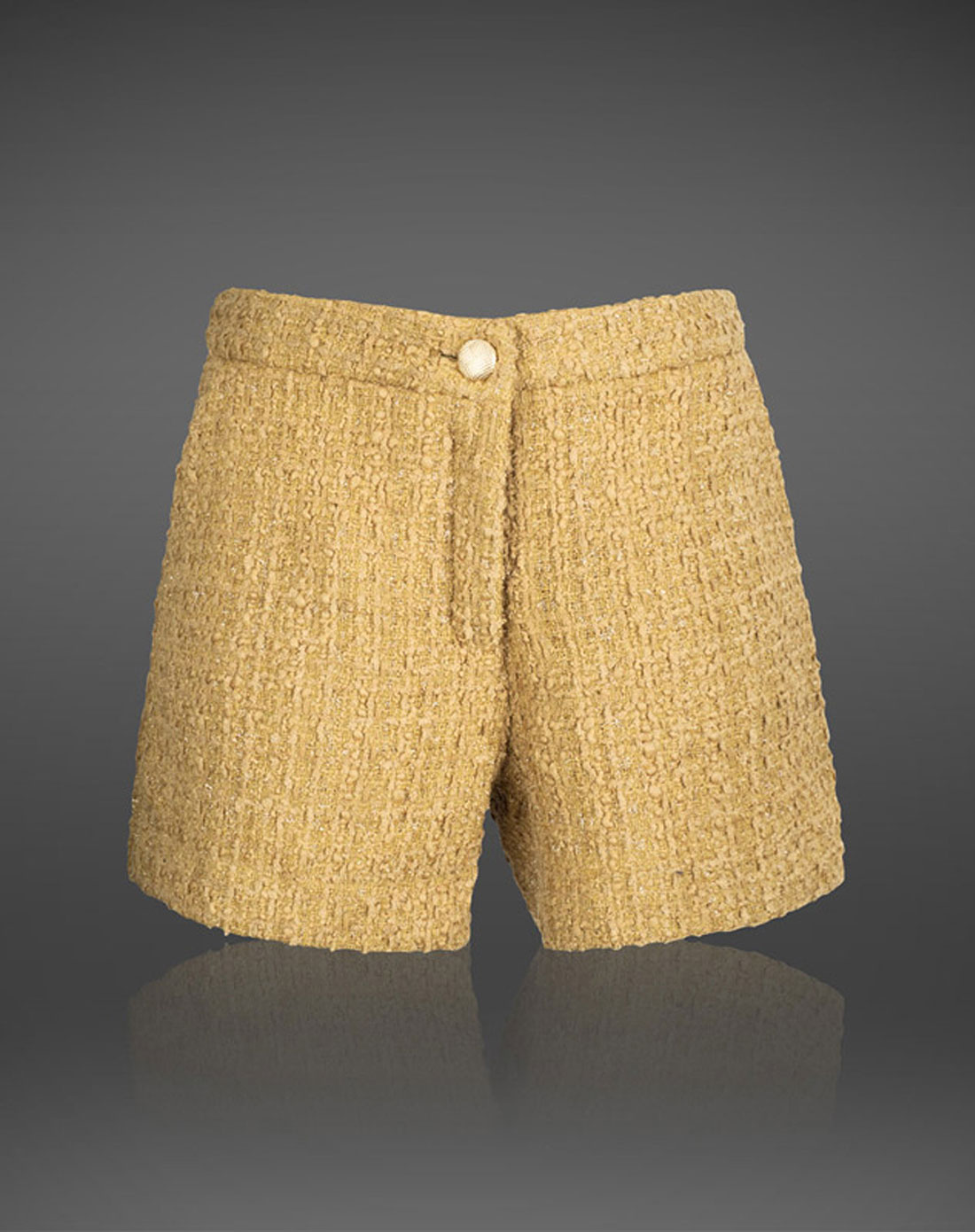 七<em>格格</em>旗下<em>品牌</em>IAIZO 土黄色修身<em>短裤</em>12AE07