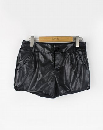 傲丝度ISAYIDO黑色简洁酷感<em>小皮短裤</em>212002