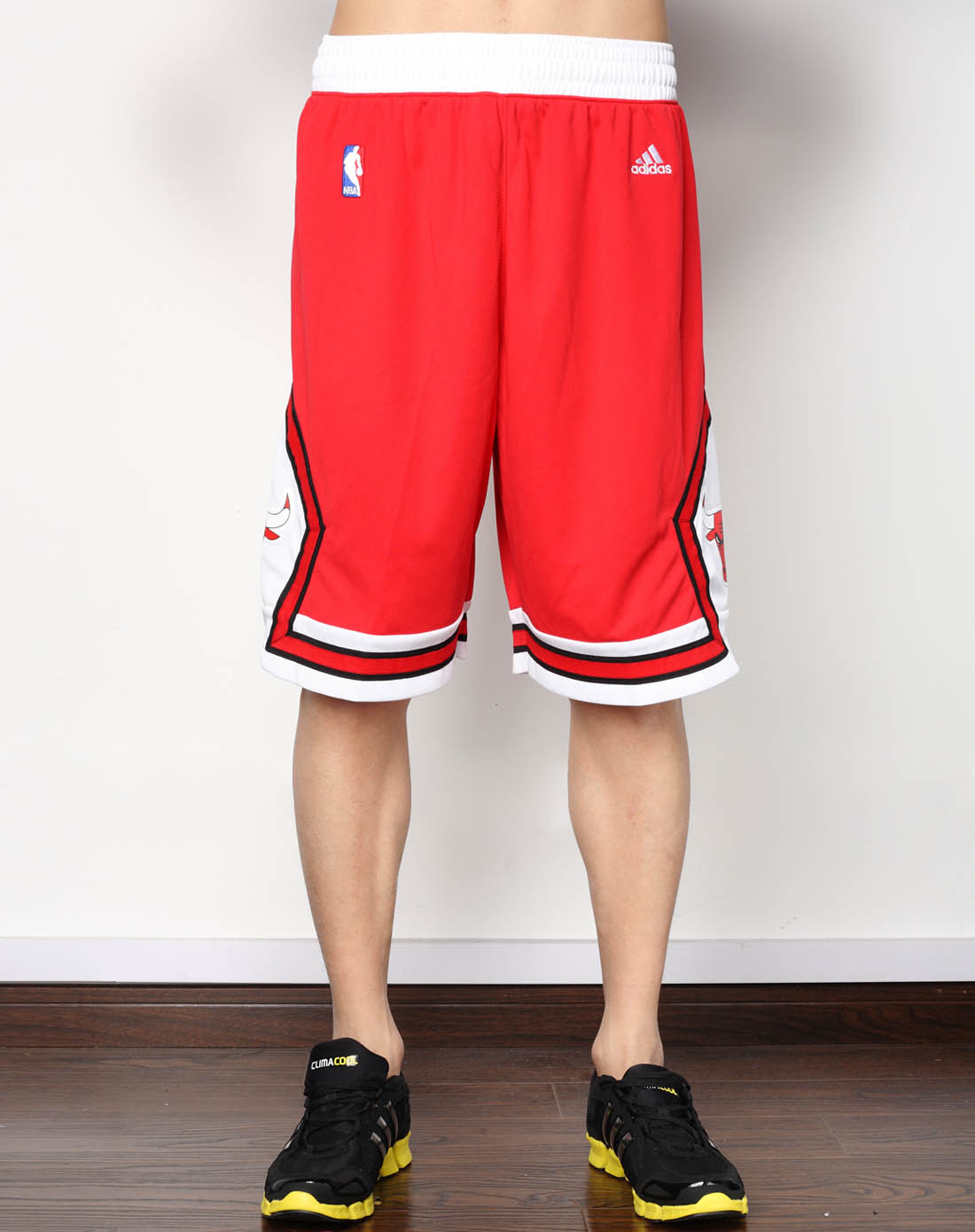 阿迪达斯adidas男<em>女装男子</em>红色<em>短裤</em>Y13188_唯