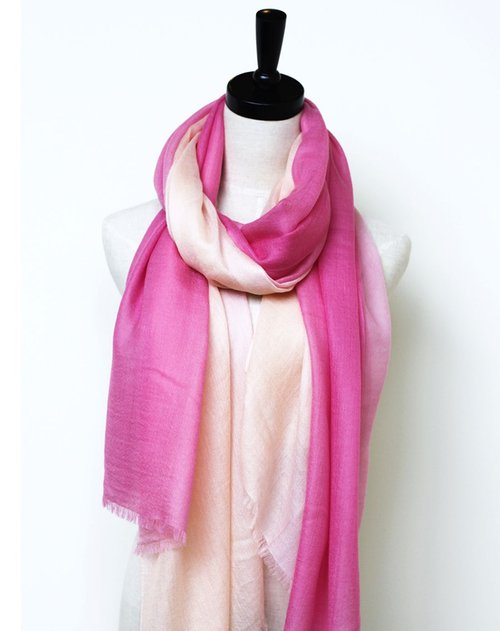 crespignano配件专场女款粉红色220支纯羊绒钻石纹渐变围巾
