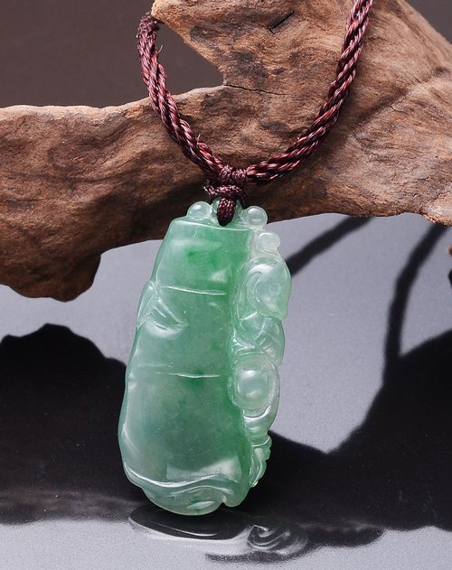 优悦生活uve-贵重专场浅绿色冰油青种竹报平安翡翠玉坠
