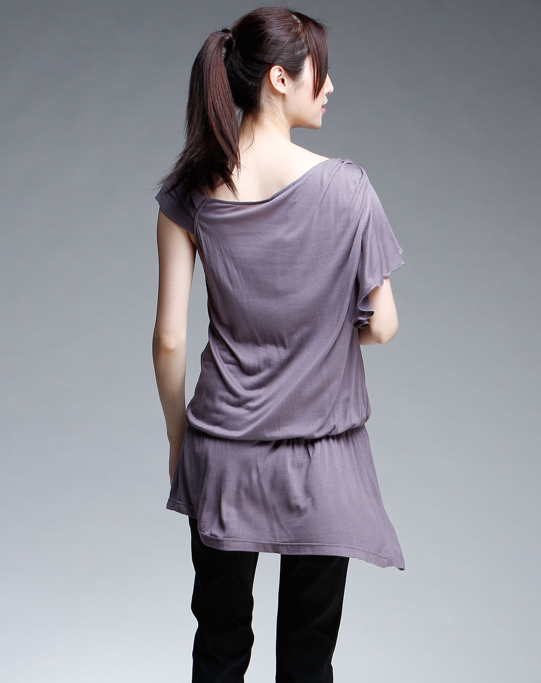 深紫灰色时尚针织单边短袖t恤
