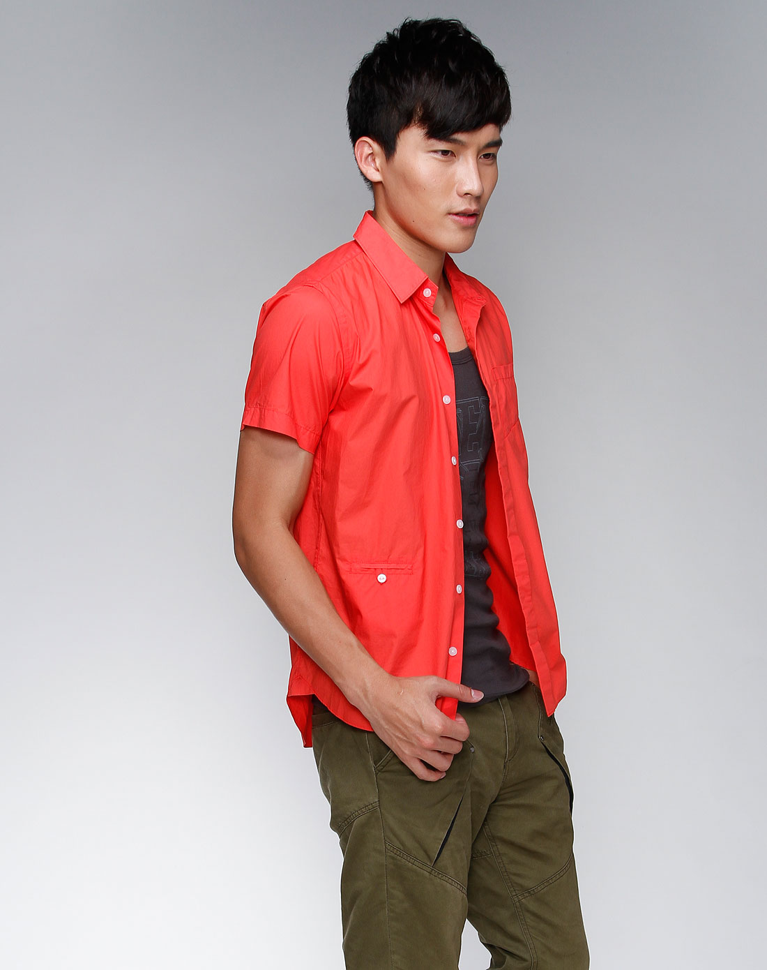 西可chiconomics&t.b2混合男装专场-t.b2 红色时尚翻领短袖衬衫