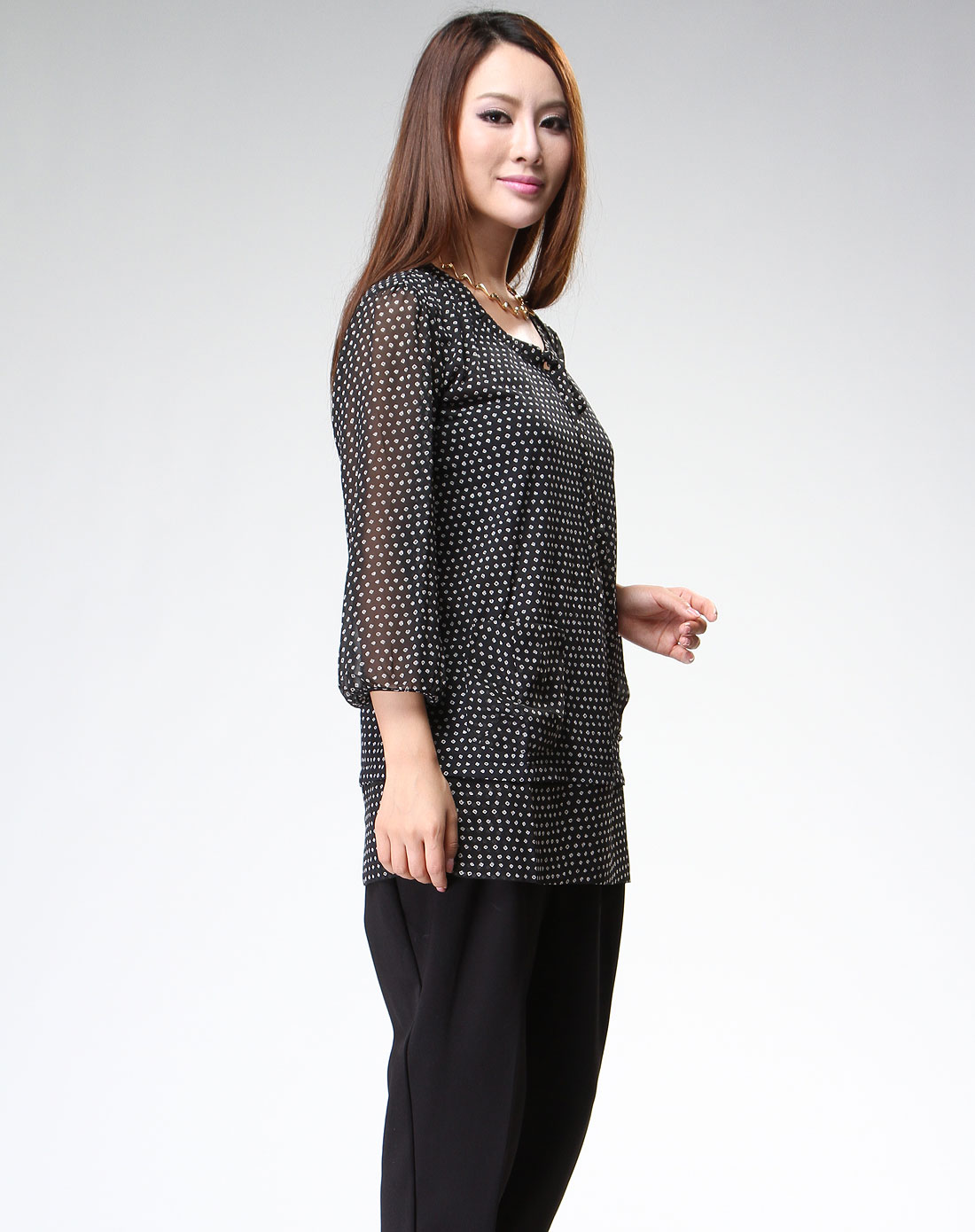 菁夫人kingfovlun女装专场黑/白色印纹简约中袖针织衫