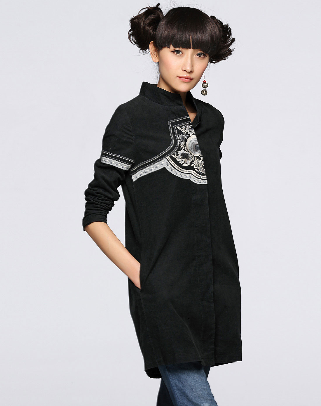 裂帛女装专场黑色绣花灯芯绒长袖外套