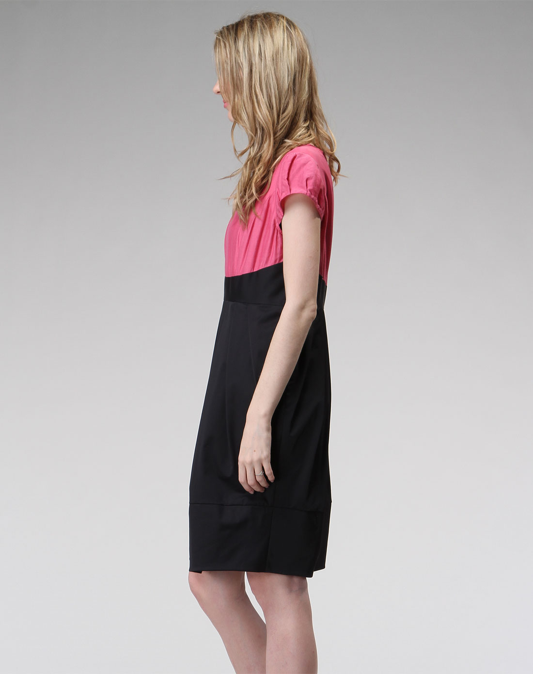 凯撒kaiser女装专场桃红/黑色钉珠修身短袖连衣裙