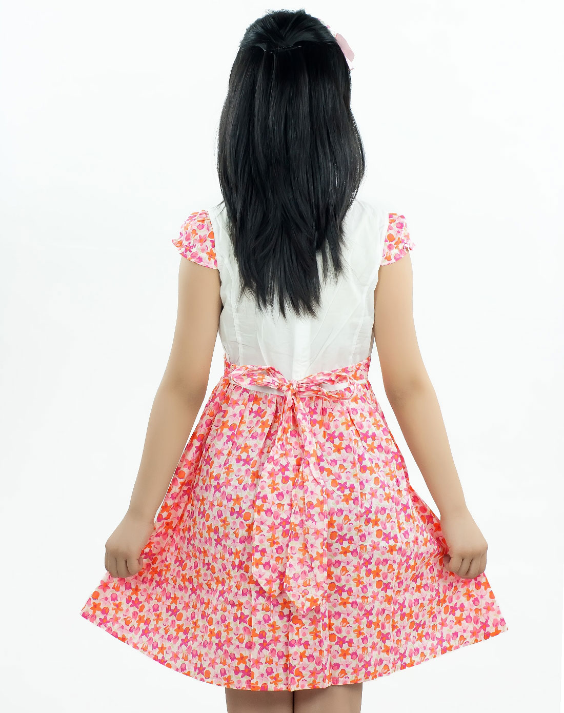 女童桔黄色半袖连衣裙