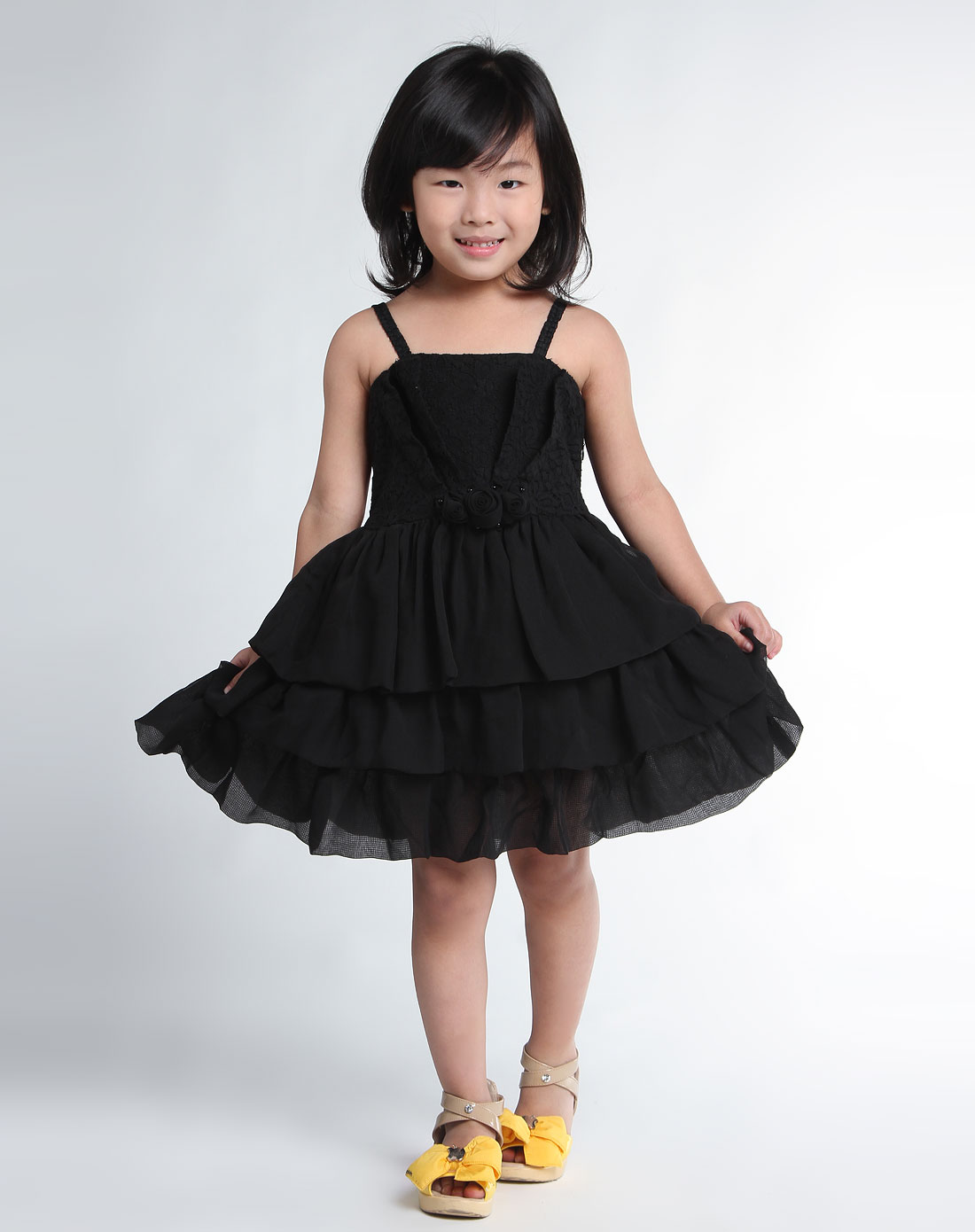 兔仔唛tuzama男女童混合专场女童黑色绣花时尚吊带连身裙