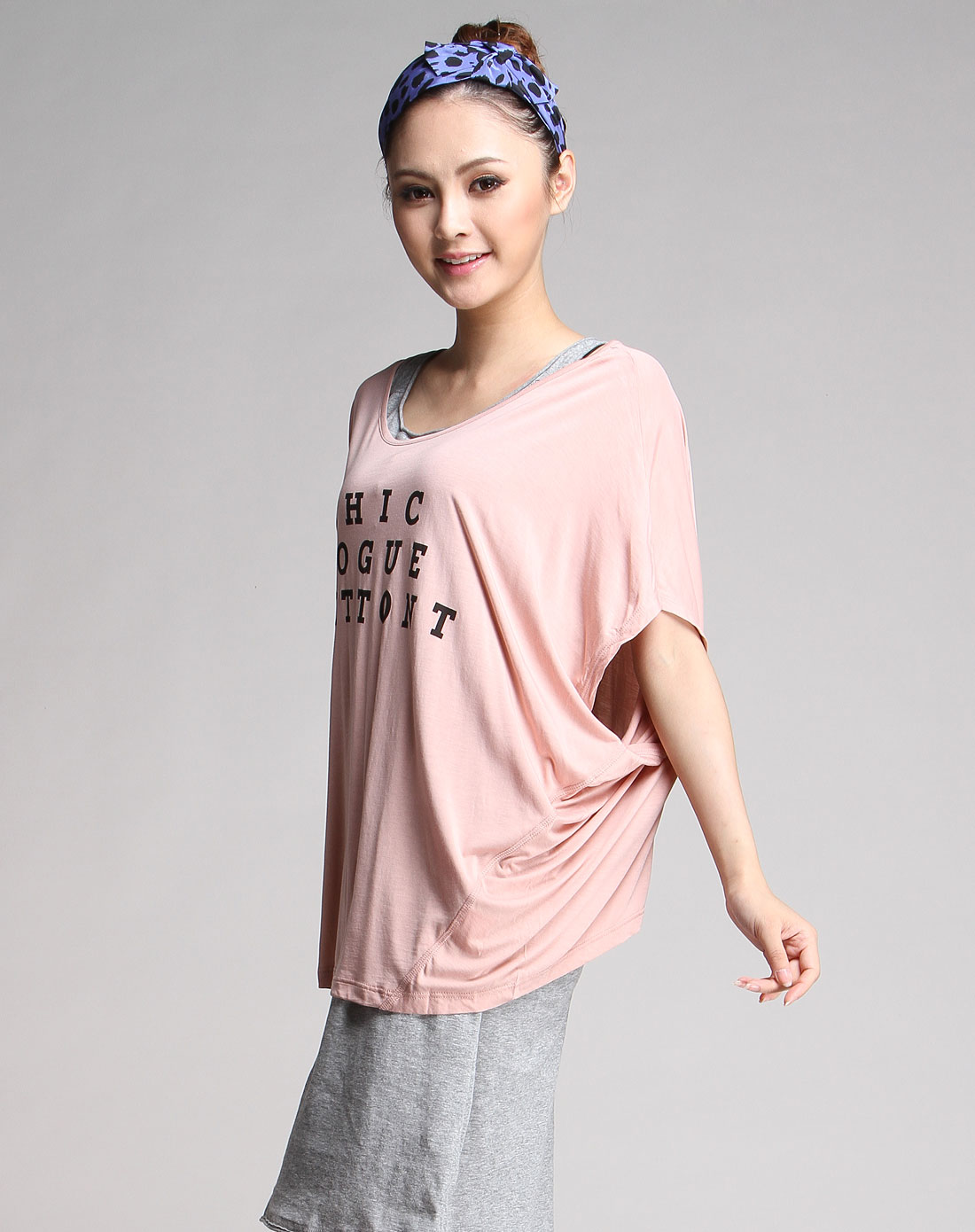 女款浅藕色短袖休闲上衣