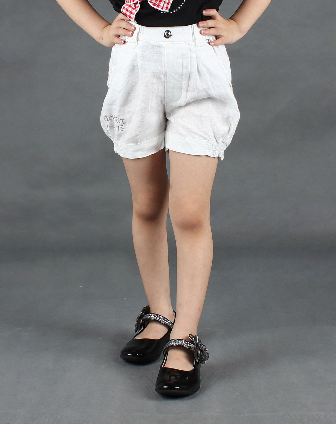 女童白色时尚短裤