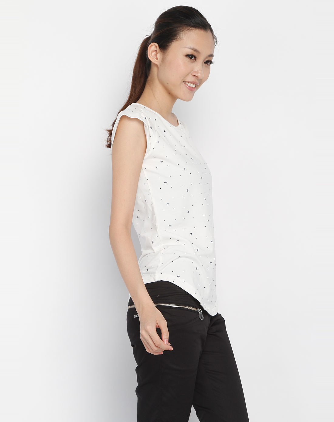 三叶草 女款米白色印花短袖t恤