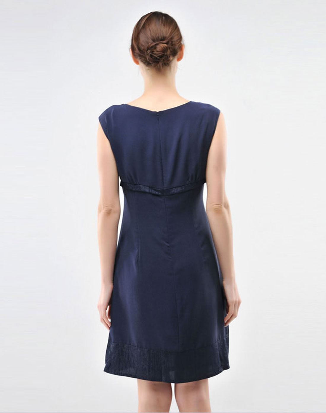 敦奴dunnu女装专场藏青色无袖连衣裙