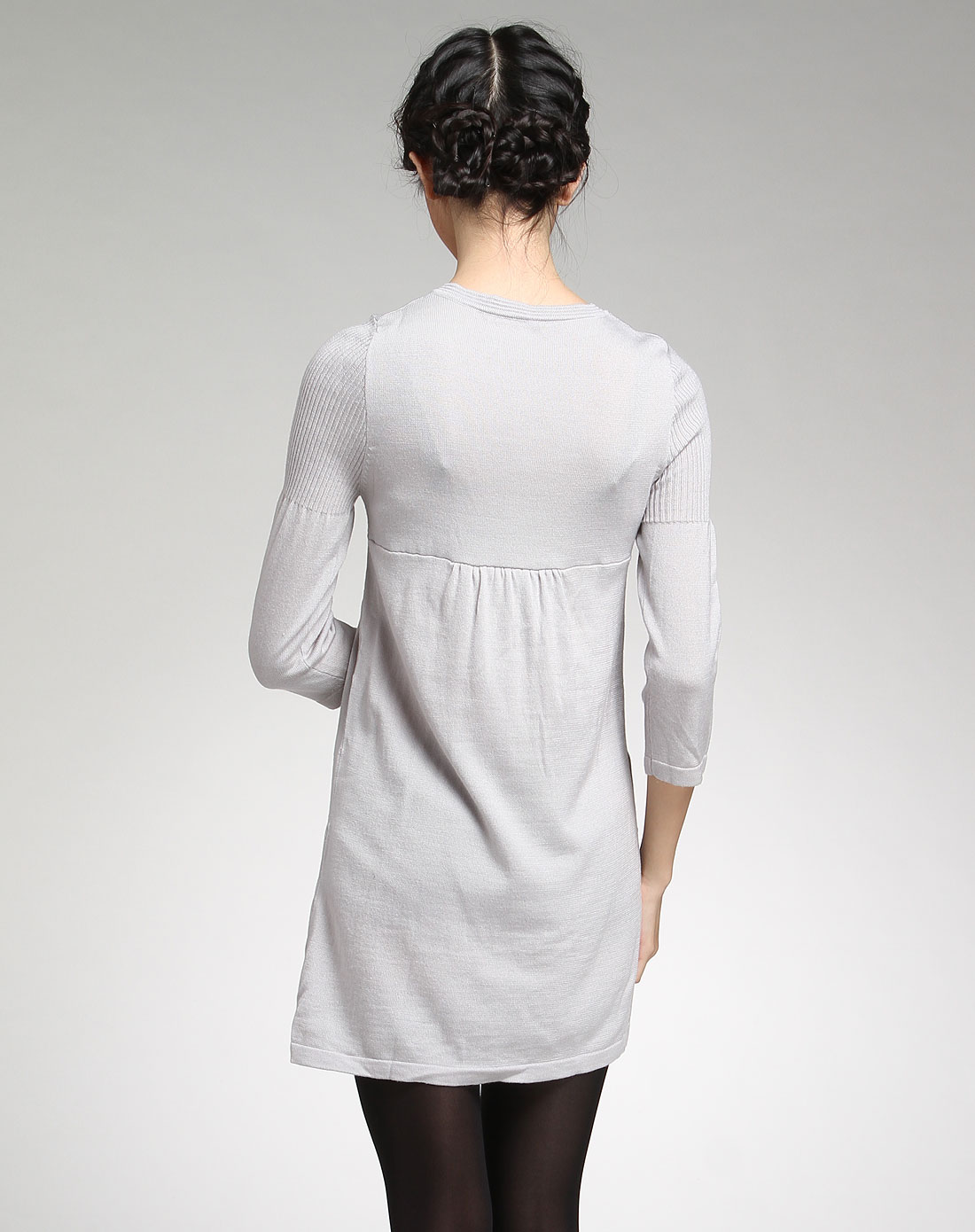 浅灰色蝴蝶结九分袖长款针织衫