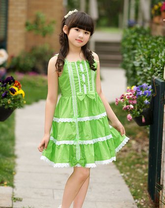 女童绿色连衣裙