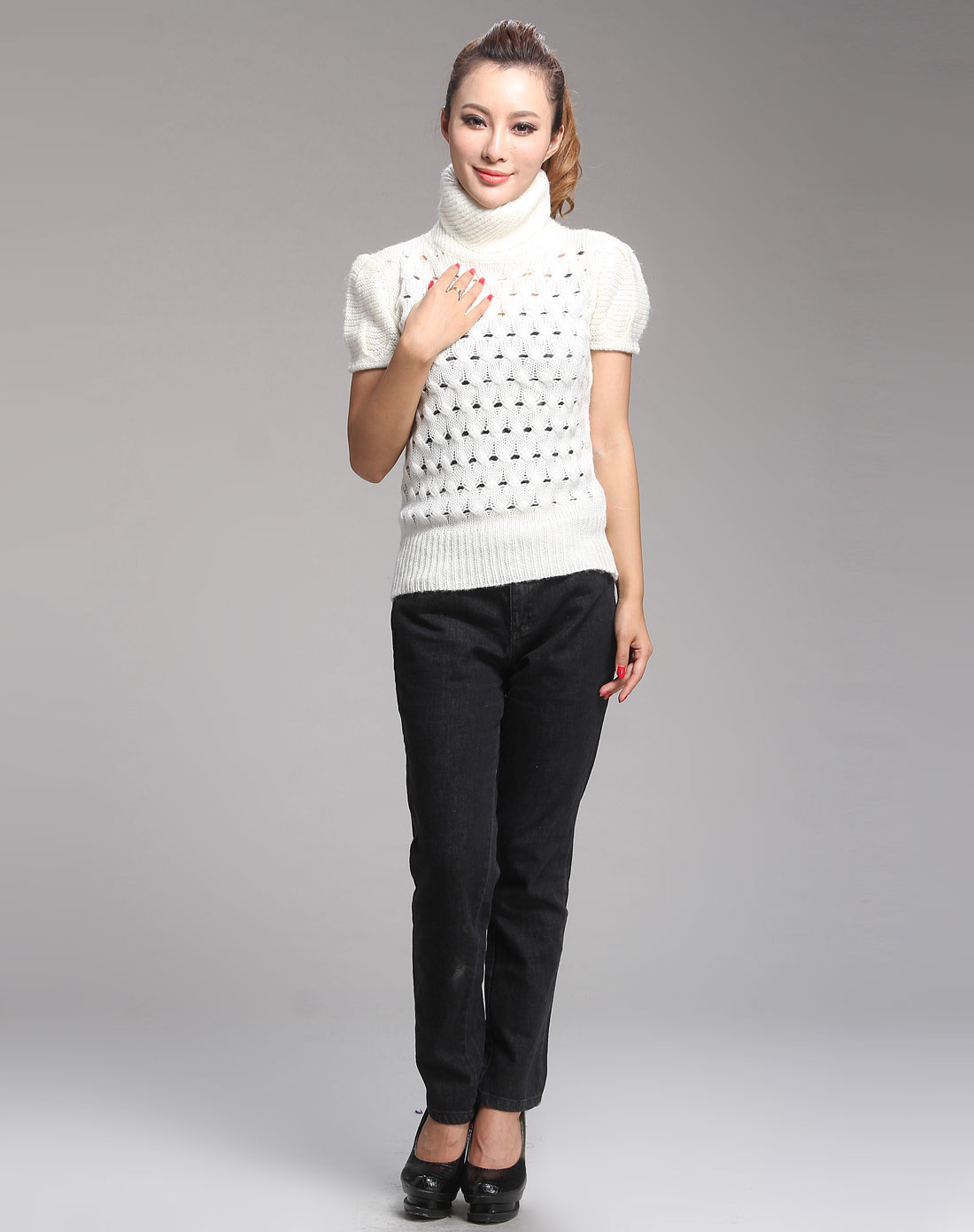 > 米白色高领简约时尚短袖毛衣