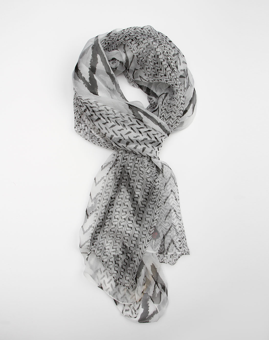 灰白色印纹个性围巾