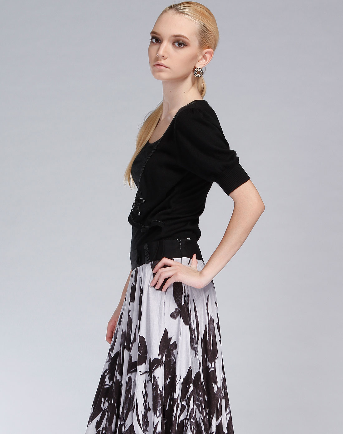 女装库存专场歌力思ellassay 黑色休闲短袖毛衫_唯品会名牌时尚折扣网