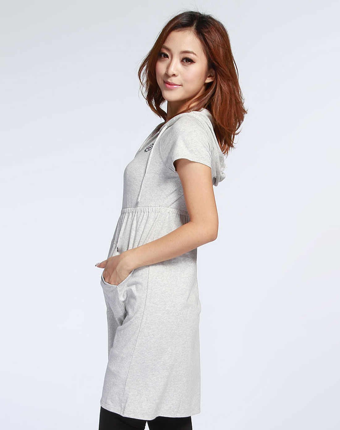 芬狄诗fandecie灰色印logo短袖连帽连衣裙