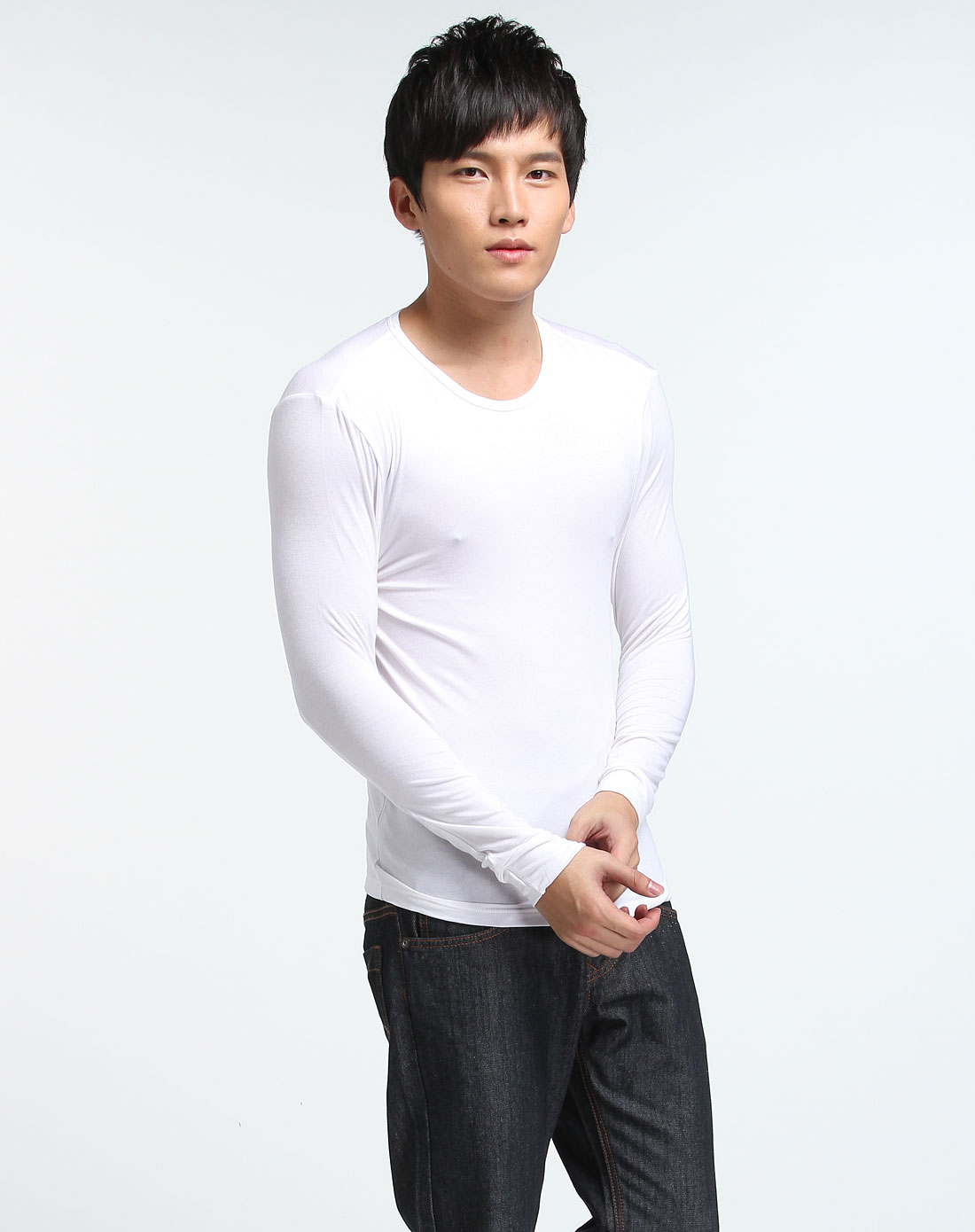 男款白色圆领保暖长袖针织t恤