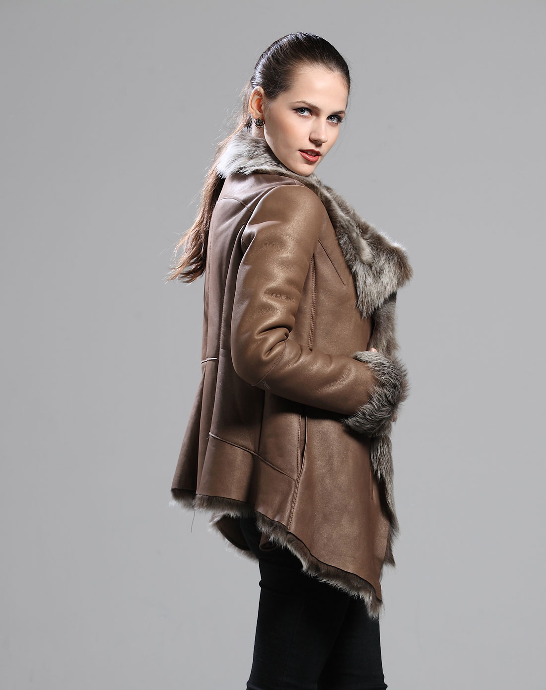 黛芙瑞利女装贵重专场女款金咖色皮毛一体皮衣