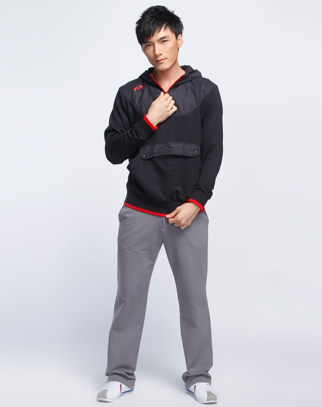 斐乐fila-男装黑色红边连帽拉链长袖卫衣外套