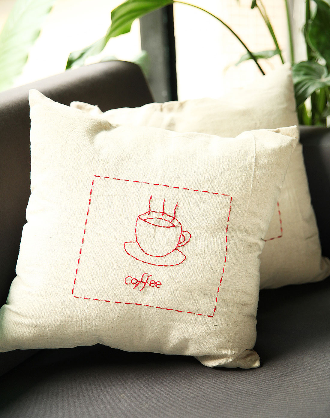 生活编辑者 棉麻diy手工绣花咖啡抱枕