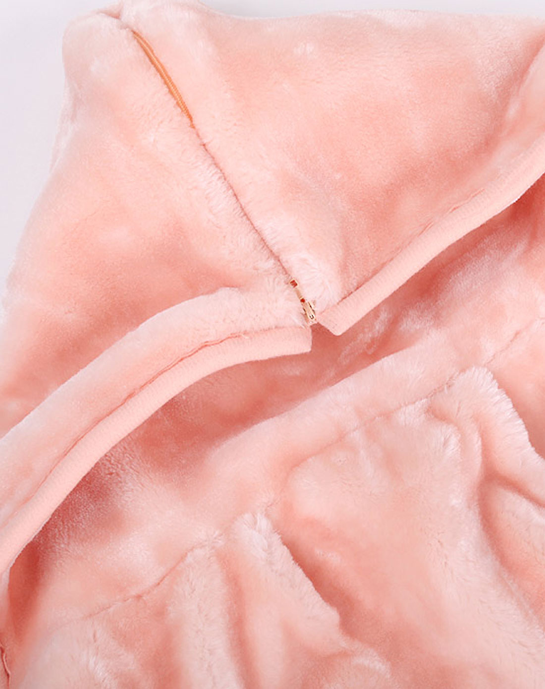 宝宝黄色绒斗篷