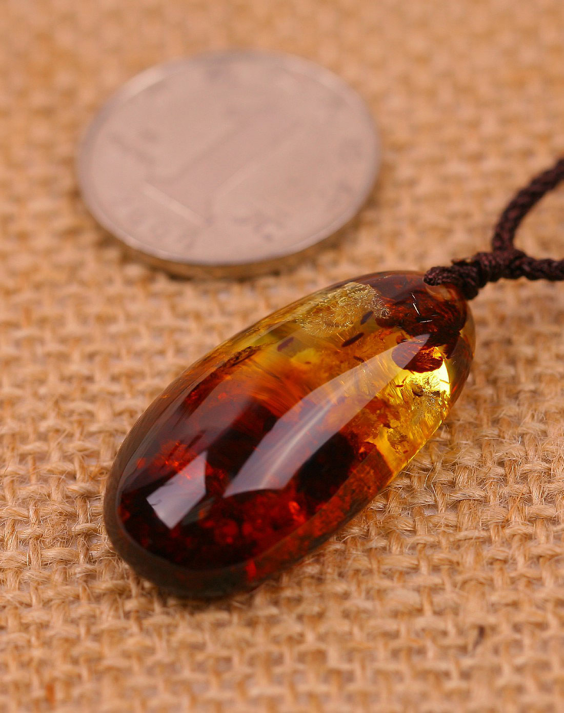 炫丽红花花珀项链